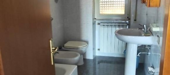 3-Zimmer Wohnung in Rome, Italy, Nr. 18859 13