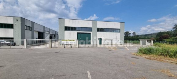 Almacén de 3 habitaciónes en Olgiate Comasco, Italy No. 162254 5