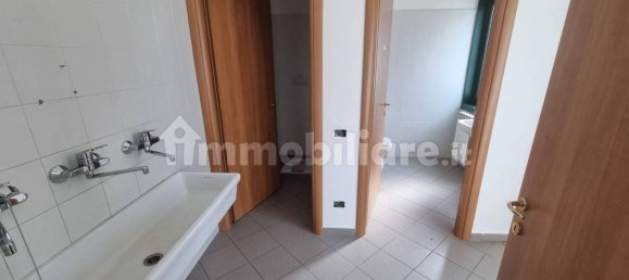 Almacén de 3 habitaciónes en Olgiate Comasco, Italy No. 162254 15