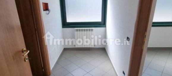 Almacén de 3 habitaciónes en Olgiate Comasco, Italy No. 162254 18