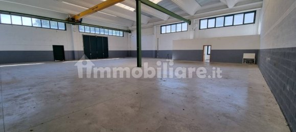 Almacén de 3 habitaciónes en Olgiate Comasco, Italy No. 162254 32