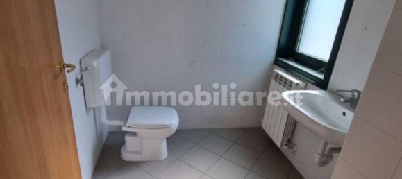 Almacén de 3 habitaciónes en Olgiate Comasco, Italy No. 162254 24