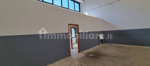 Almacén de 3 habitaciónes en Olgiate Comasco, Italy No. 162254 34