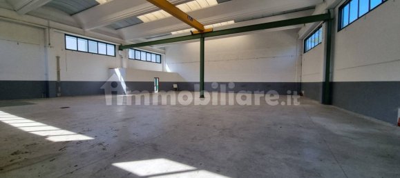 Almacén de 3 habitaciónes en Olgiate Comasco, Italy No. 162254 23