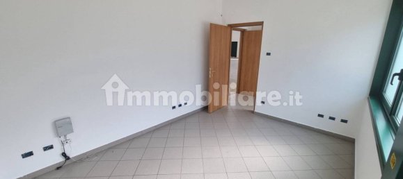 Almacén de 3 habitaciónes en Olgiate Comasco, Italy No. 162254 16
