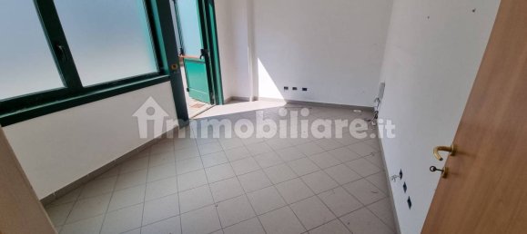 Almacén de 3 habitaciónes en Olgiate Comasco, Italy No. 162254 27