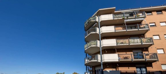 Apartamento de 5 habitaciónes en Turin, Italy No. 102838 2