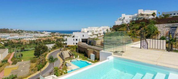 4 bedrooms Penthouse in Mijas, Spain No. 130650 2
