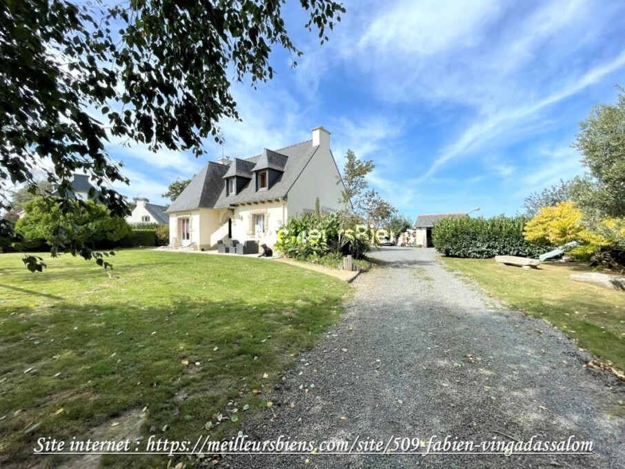 4 bedrooms House in La Roche-Jaudy, France No. 318105