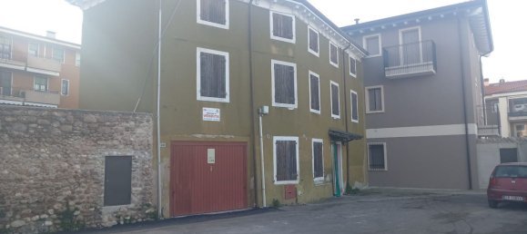 4 rooms House in Bussolengo, Italy No. 60154 3