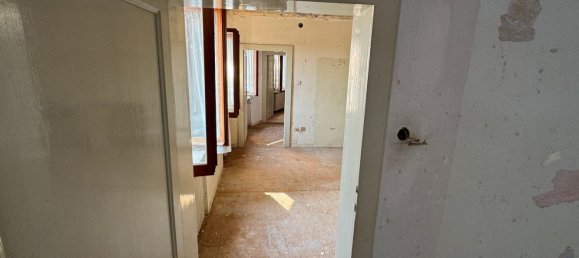 4 rooms House in Bussolengo, Italy No. 60154 24