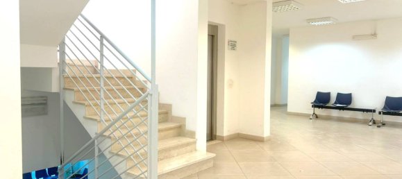 70m² Office in Tremestieri Etneo, Italy No. 176713 12
