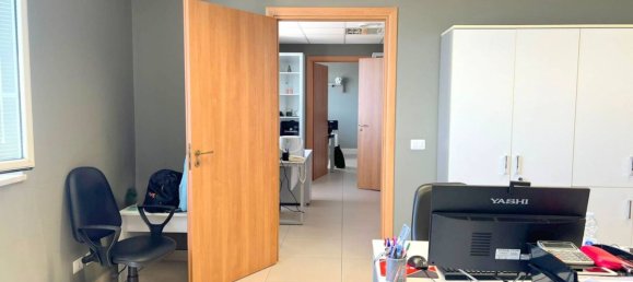 70m² Office in Tremestieri Etneo, Italy No. 176713 17