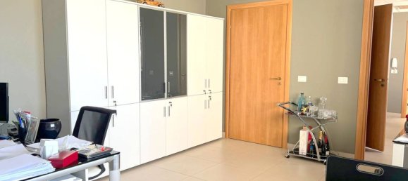 70m² Office in Tremestieri Etneo, Italy No. 176713 4