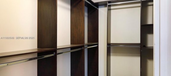 2 chambres propriété commerciale à vendre à Miami, Miami-Dade, Florida, USA № 615757 10
