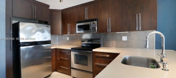 2 chambres propriété commerciale à vendre à Miami, Miami-Dade, Florida, USA № 615757 19
