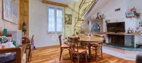 Duplex de 6 divisões em Bologna, Italy N.º 219926 24