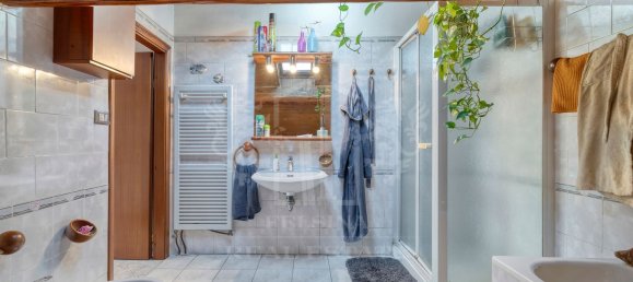 Duplex de 6 divisões em Bologna, Italy N.º 219926 19