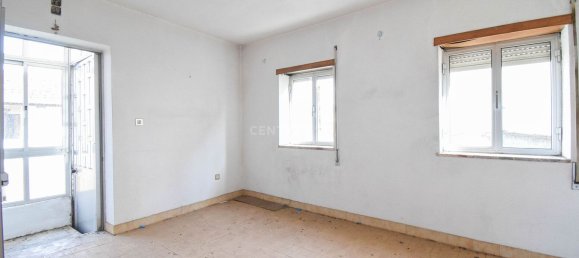 2 bedrooms House in Nogueira do Cravo, Portugal No. 27894 5