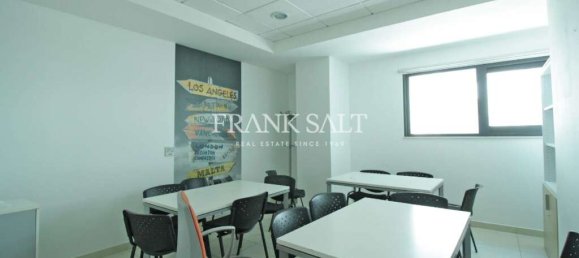 Oficina en Saint Julian's, Malta 500 m² No. 11801 36