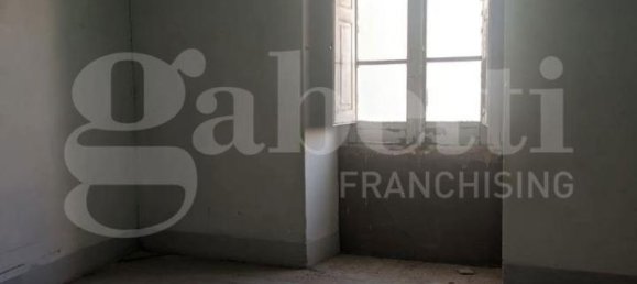 4 rooms House in Oristano, Italy No. 35408 9