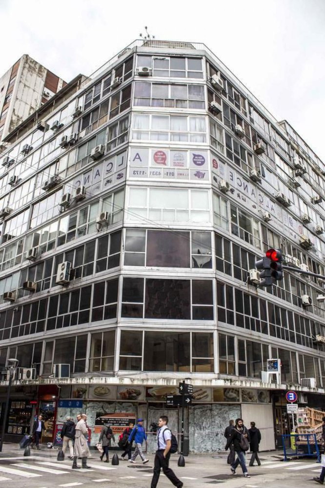 246m² Office in Buenos Aires, Argentina No. 105929