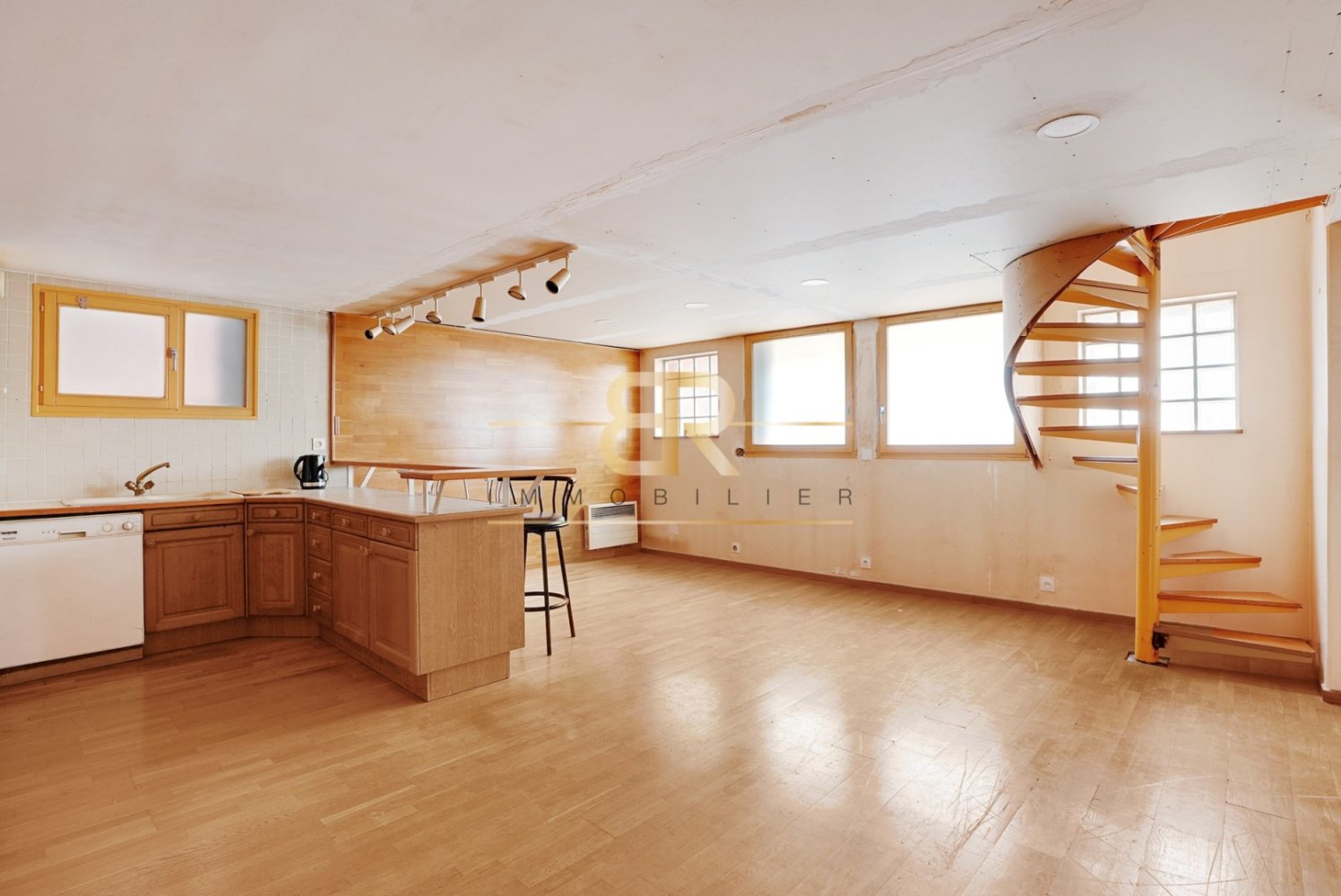 3 bedrooms Duplex in Villejuif, France No. 176766