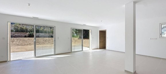 4 bedrooms Villa in Robion, France No. 361698 3