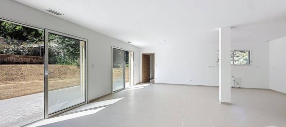 4 bedrooms Villa in Robion, France No. 361698 5