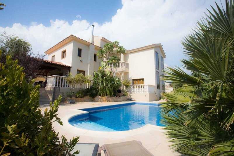 Villa de 6 dormitorios en Mesa Geitonia, Cyprus No. 19118