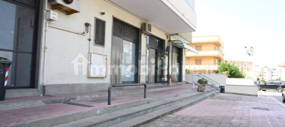 Коммерческая недвижимость с 4 комнатами в Монополи, Италия № 329970 3