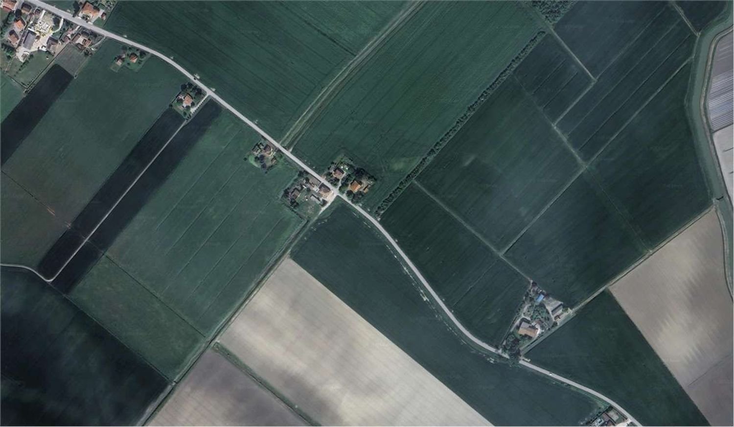 56m² Commercial property in Argenta, Italy No. 310594