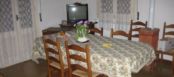 Casa de 12 habitaciónes en Soliera, Italy No. 224616 7