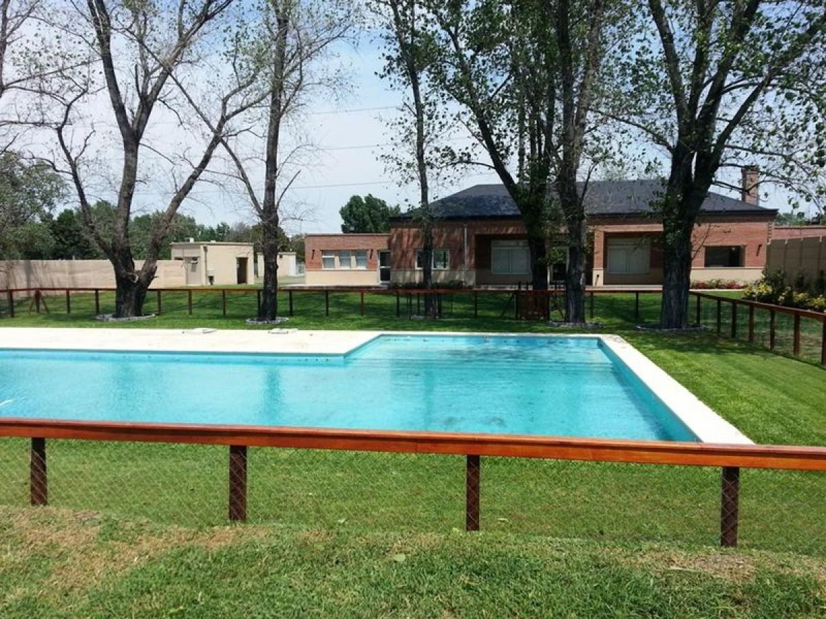 Terreno en Almirante Brown, Argentina No. 115589