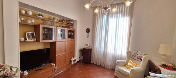 5 rooms Apartment in Florence, Italy No. 204334 11