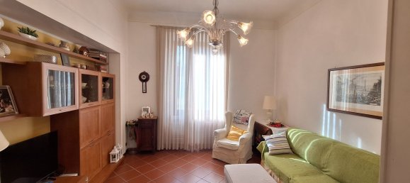 5 rooms Apartment in Florence, Italy No. 204334 5