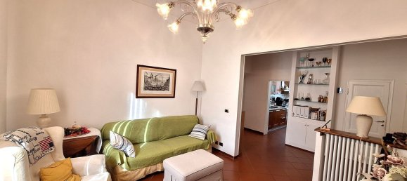 5 rooms Apartment in Florence, Italy No. 204334 3