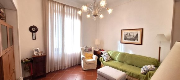 5 rooms Apartment in Florence, Italy No. 204334 2