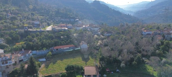 Casa T3 em Oliveira do Douro, Portugal N.º 20547 2