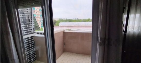 3 bedrooms Apartment in Valencia, Spain No. 190913 2