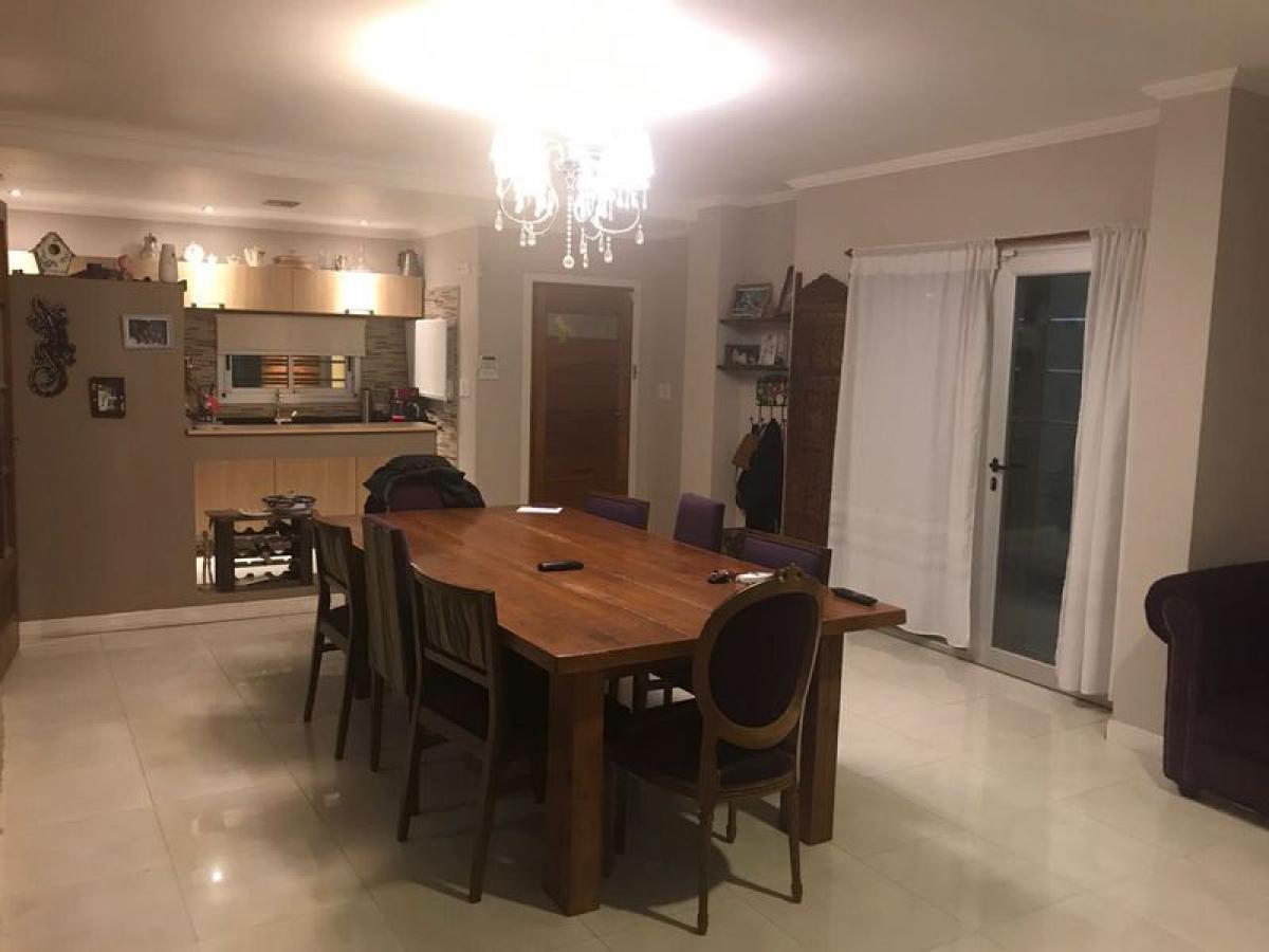 Casa T3 em Mar del Plata, Argentina N.º 90131