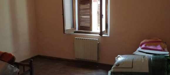 4 rooms House in San Lorenzo in Campo, Italy No. 254506 8