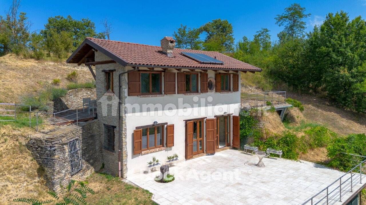 Вилла с 3 спальнями в Синио, Италия № 292200