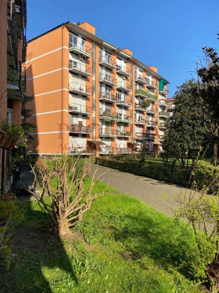 3 rooms Apartment in Milan, Italy No. 241832