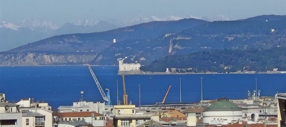 Apartamento de 3 habitaciónes en Trieste, Italy No. 185825 30