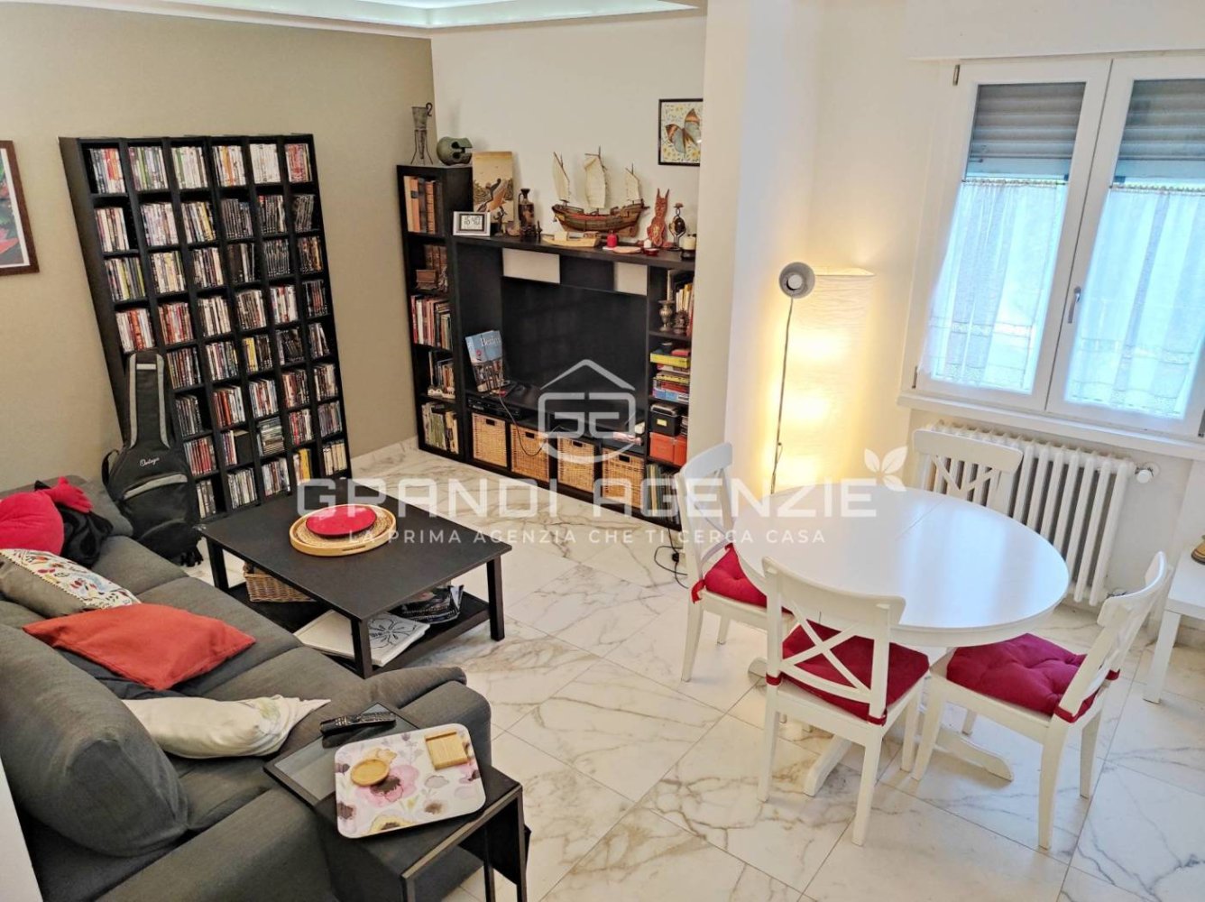 3 bedrooms Apartment in Parma, Italy No. 344973