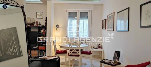 3 bedrooms Apartment in Parma, Italy No. 344973 2