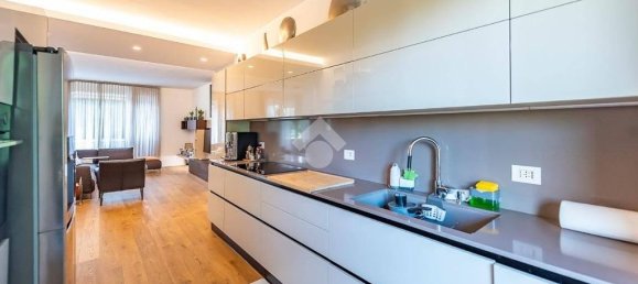 3 Schlafzimmer Penthouse in Arese, Italy, Nr. 24862 12