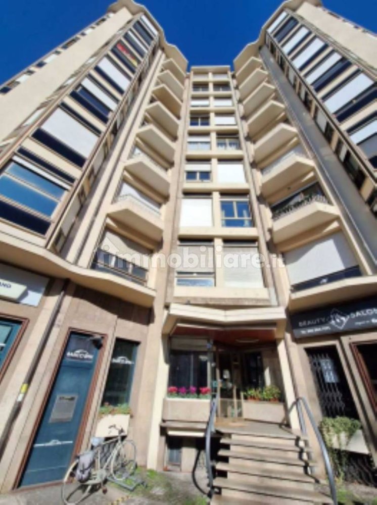 1 room Office in Ferrara, Italy No. 259161