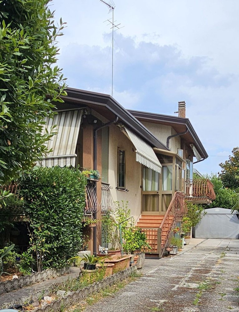 8 rooms Villa in Chioggia, Italy No. 278377